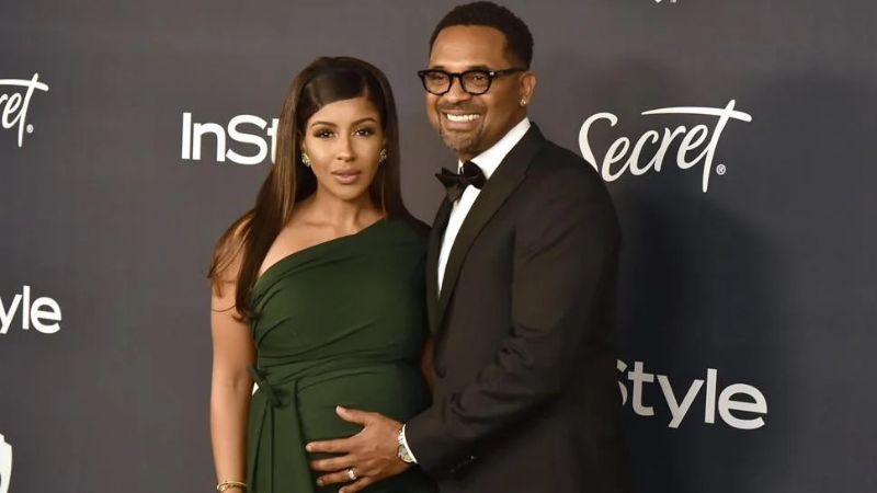 Mike Epps and his wife, Kyra Robinson Epps during their first pregnancy